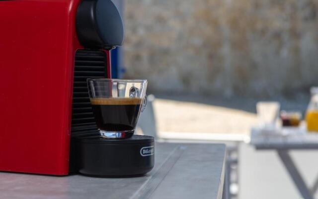 Almera Sea View Boat House