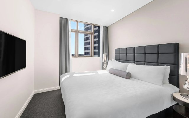 Meriton Suites Church Street, Parramatta – Guest Rooms – Sydney