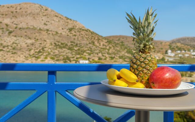 Dolphin Bay Seaside Resort & Suites
