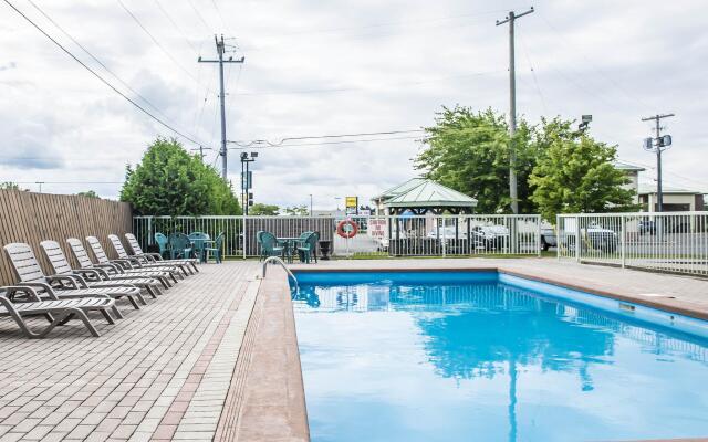 Quality Inn and Suites 1000 Islands Gananoque