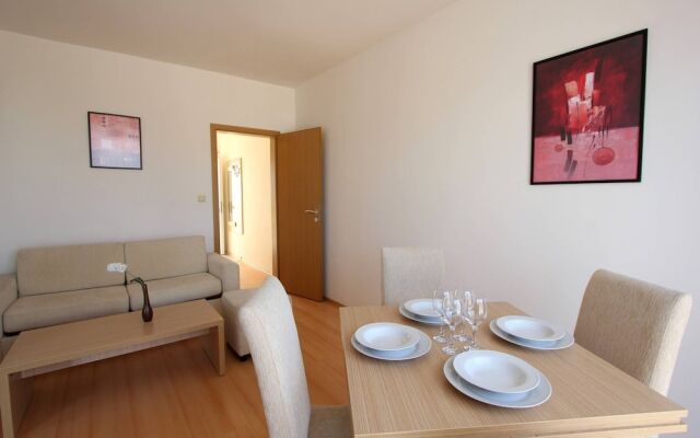 Charming Apartment With 1 Bedroom for up to 4 Pax