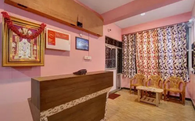 OYO Flagship 22101 Shree Raksha Comforts