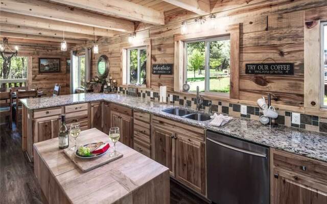 Clearwater Cabin - Three Bedroom Cabin