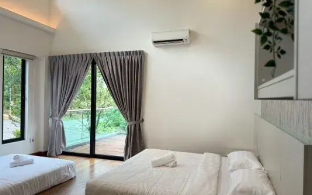 Green Escape City Private Pool Haven 24 pax