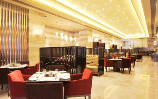 Royal Suites & Tower
