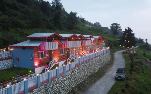 Rooftop Cottages & Restaurant Pangot