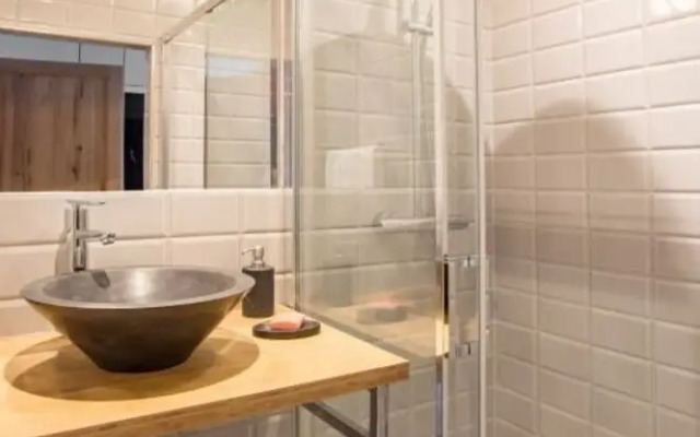 Spacious And Charming 6p Flat À Madeleine