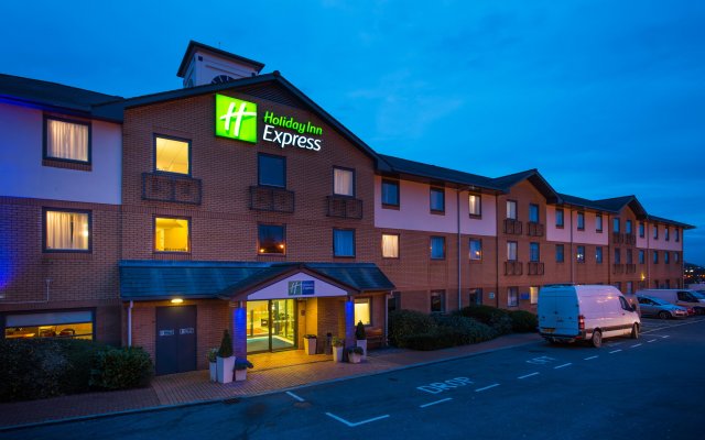 Holiday Inn Express Swansea - East, an IHG Hotel