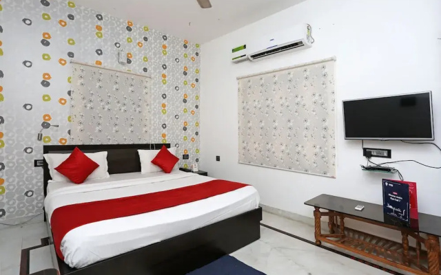 OYO 6680 Hotel Galaxy International