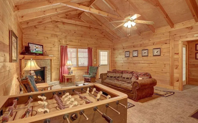 Hillside Haven 1 Bedroom 1 Bathroom Cabin