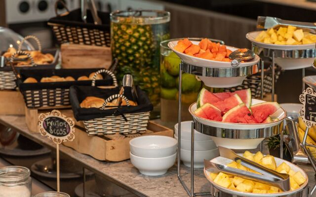 Hampton By Hilton Cartagena