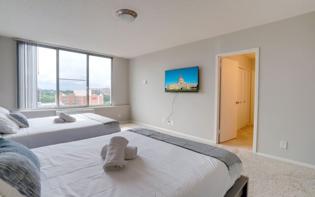 Prime Location Apartment at Crystal City