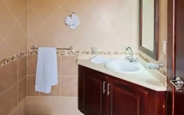 Privacy and Comfort Luxury 6 Bedroom Villa