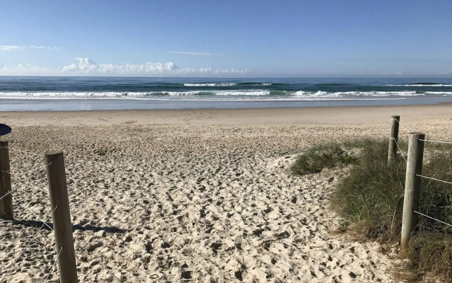 Tallow Beach Motel
