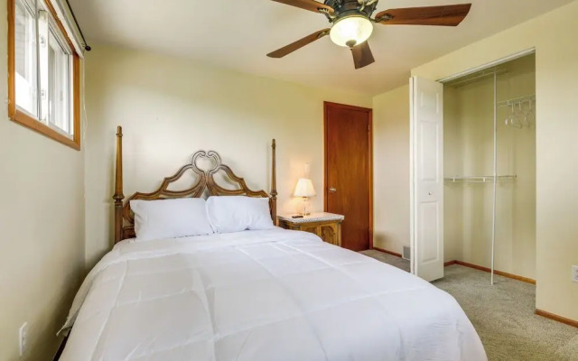 Central Apt in Cheektowaga w/ Private Deck!