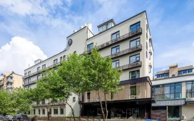 JI Hotel (Nanjing Longjiang Xin Chengshi Guangchang)