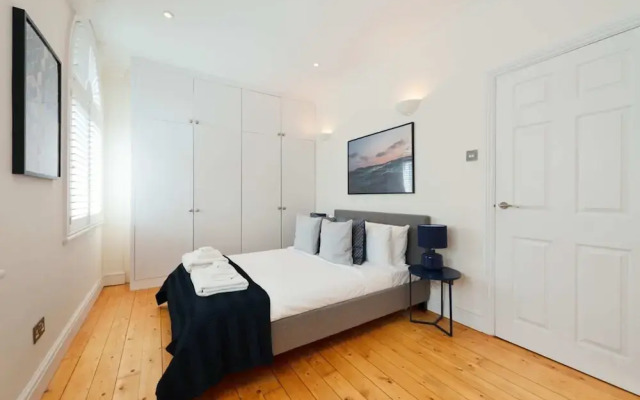 Bright and Airy 3 Bedroom Near Trafalgar Square