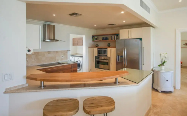 Schooner Bay 205 by Blue Sky Luxury