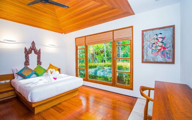 Charming Beachfront Villa on Bangtao