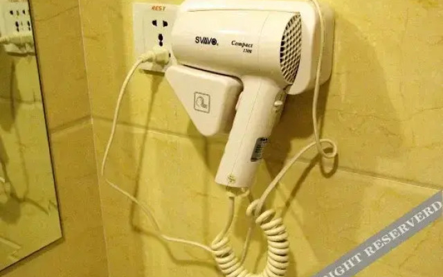 Longxiang Business Hotel