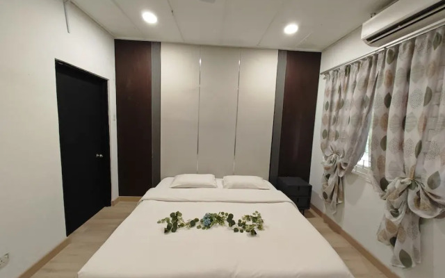 Taman Duta KL Deluxe Villa by uBook