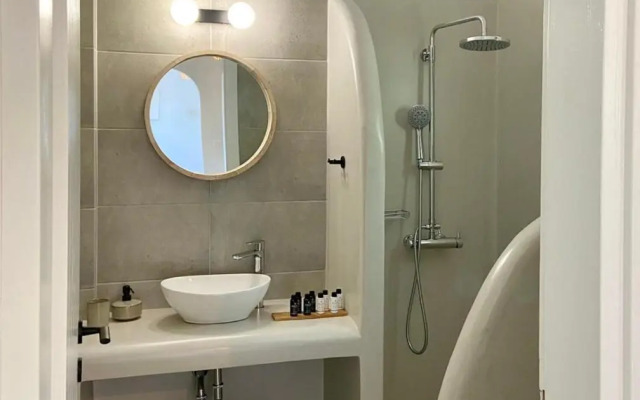 Batsi Seaside Apartment