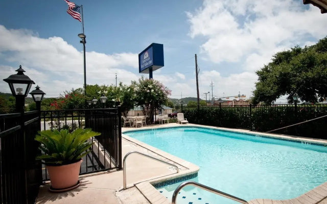 LoneStar Inn