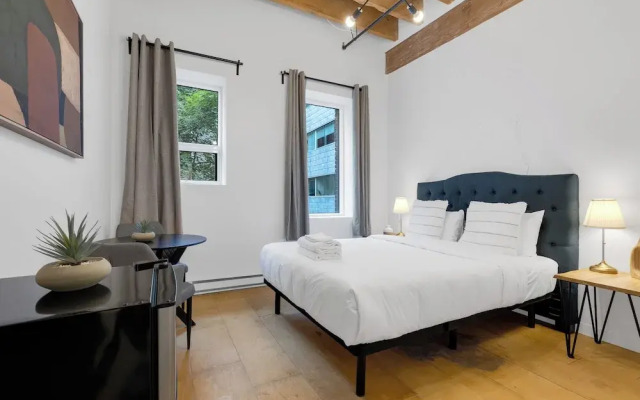 The Little Prince Rooms-Old Montreal