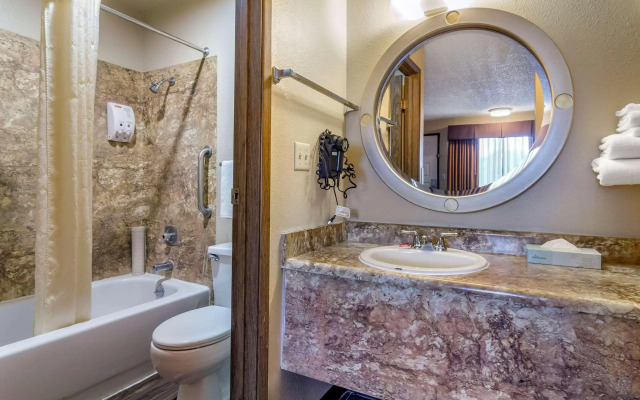 Econo Lodge Ellensburg Near University