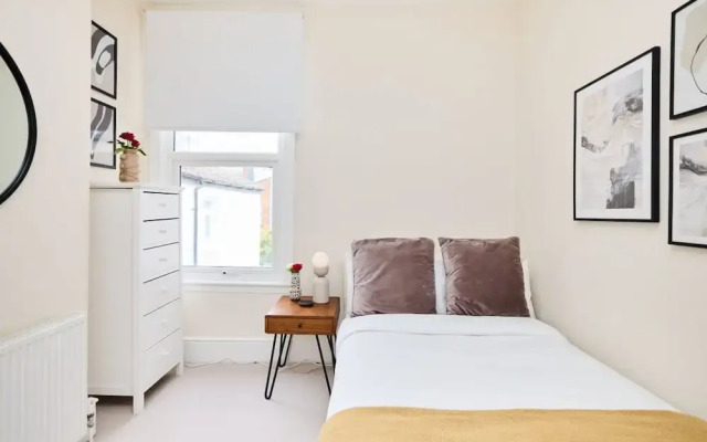 The Fulham Arms - Elegant 3bdr Flat With Terrace