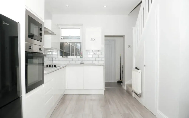 3 Bed-sleeps 7-garden-parking-town Centre