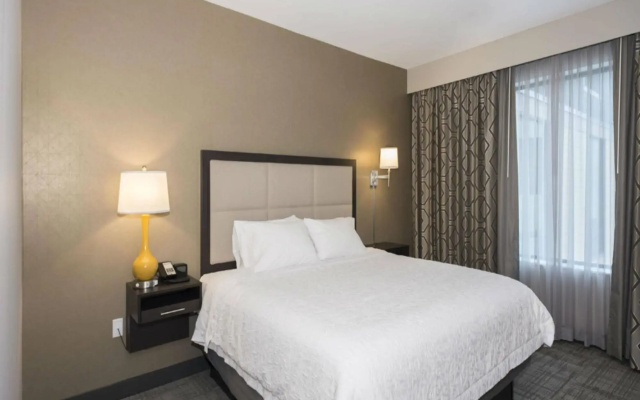 Hampton Inn & Suites Minneapolis University Area