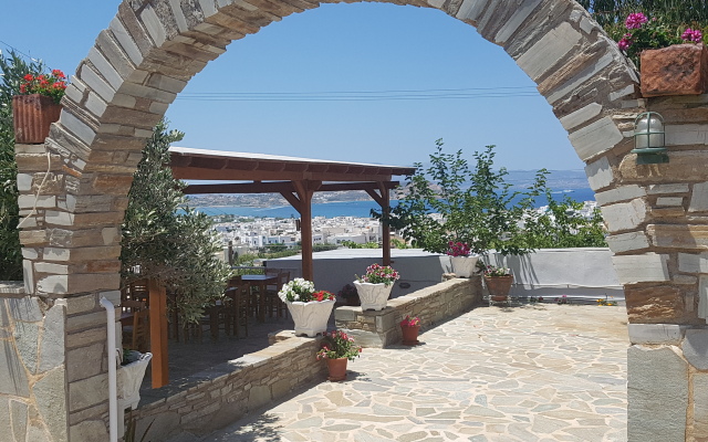 Petros Studios & Suites