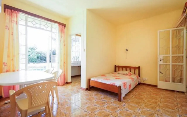 Allamanda Studios and Apartments