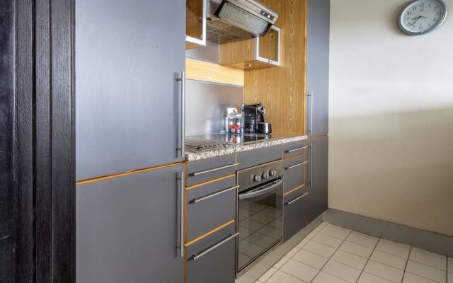 Striking 1BR in Dubai Marina - Minutes From Beach