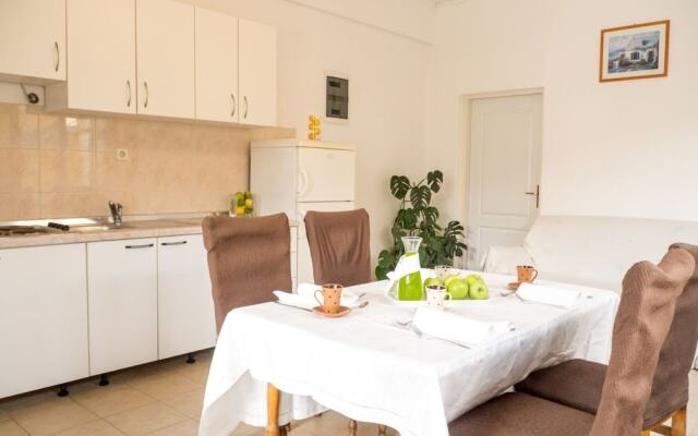 Captivating Holiday Home in Pakostane With Swimming Pool