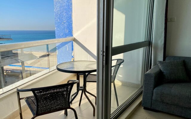 Outstanding Beach Complex W Pool
