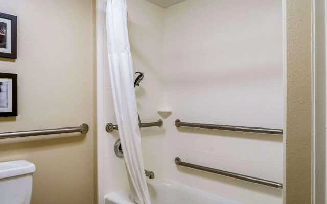 Comfort Inn & Suites At Copeland Tower