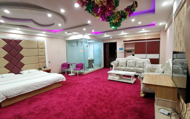 Layton Business Hotel