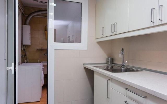 Spacious & Quiet 4 Bedroom Apartment