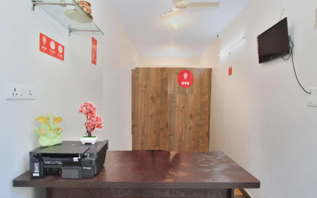 OYO 12033 Hotel Royal Residence