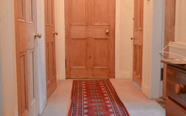 3 Bedroom Flat In Morningside