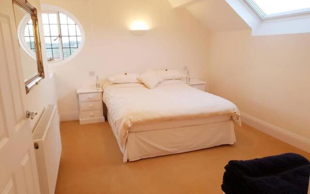 Large 2 ensuite bedroom flat with lovely views