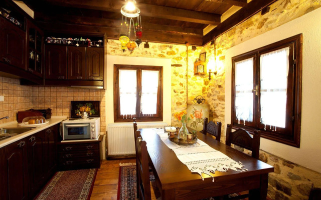 Guest House - To Archontiko