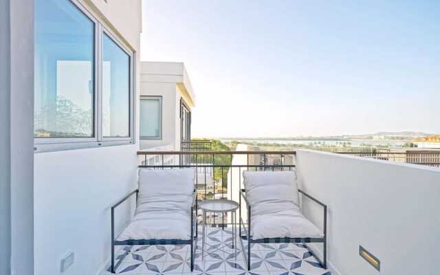 w Cool 1BR With Private Terrace in Plaza Herrera