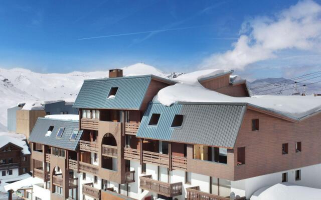 Studio with balcony or terrace near the ski slopes