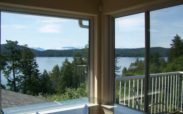 Moonlit Cove B&B