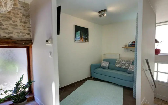 Gîte Cellieu, 4 pièces, 6 personnes - FR-1-496-8