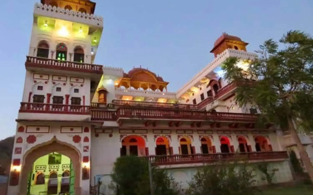 Tordi Garh Hotel