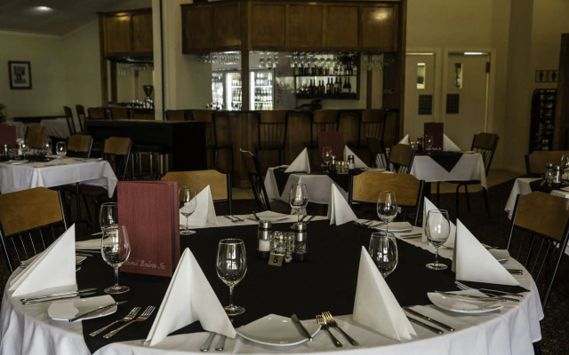 Emerald Explorers Inn